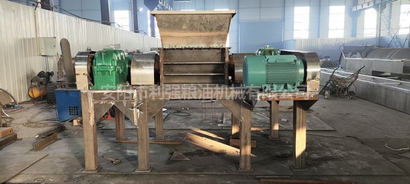生脂粉碎機